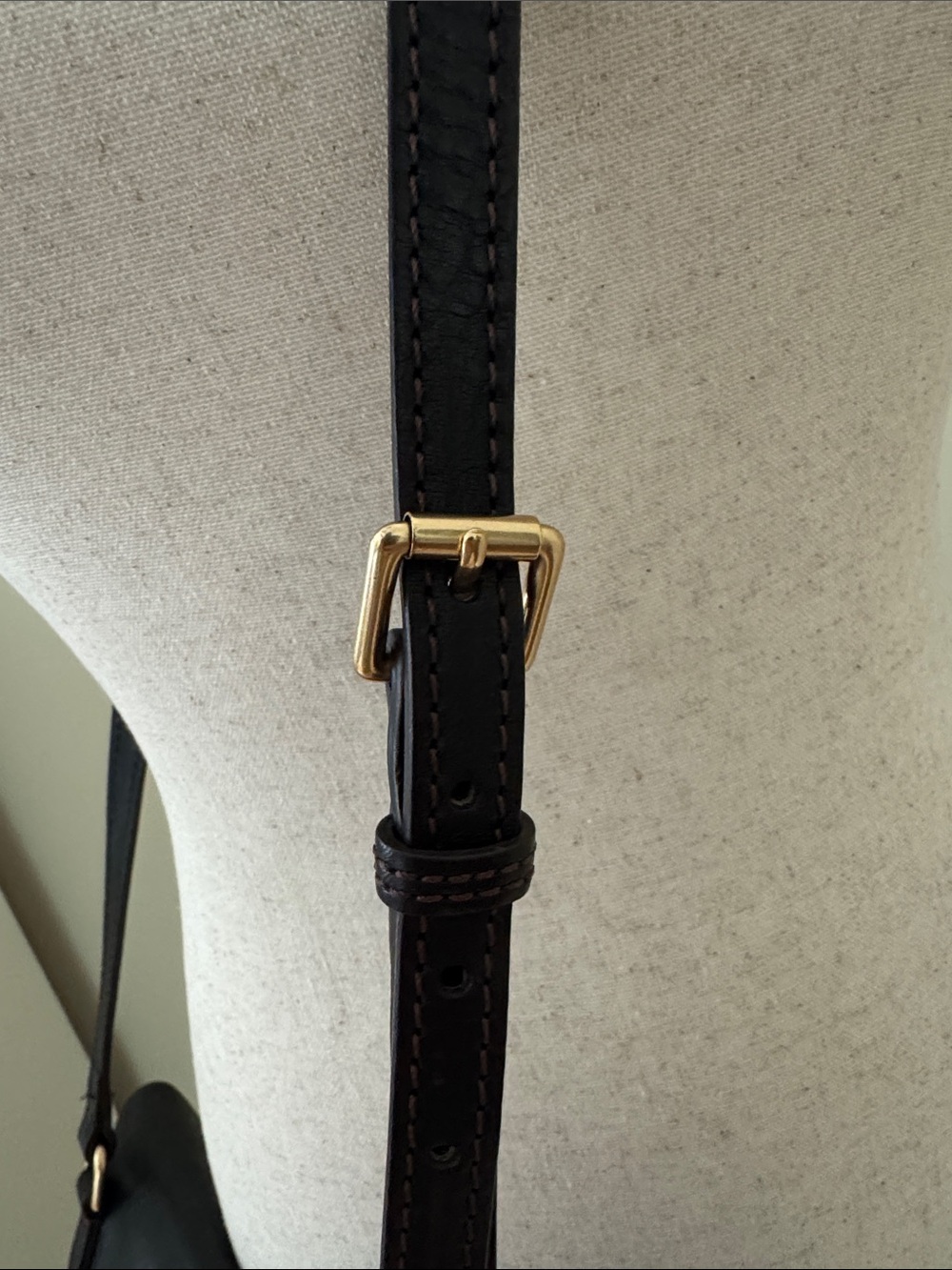 Dooney Bourke ⭐️ Florentine Medium Toggle Crossbody Black - Picture 6 of 12